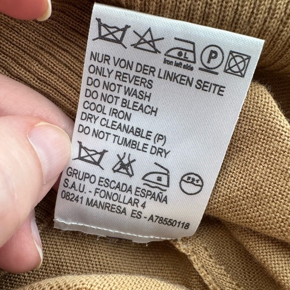 Escada Virgin Wool Turtleneck Size 44 - Picture 7 of 11